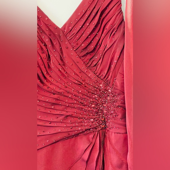 Gown - Picture 2 of 5